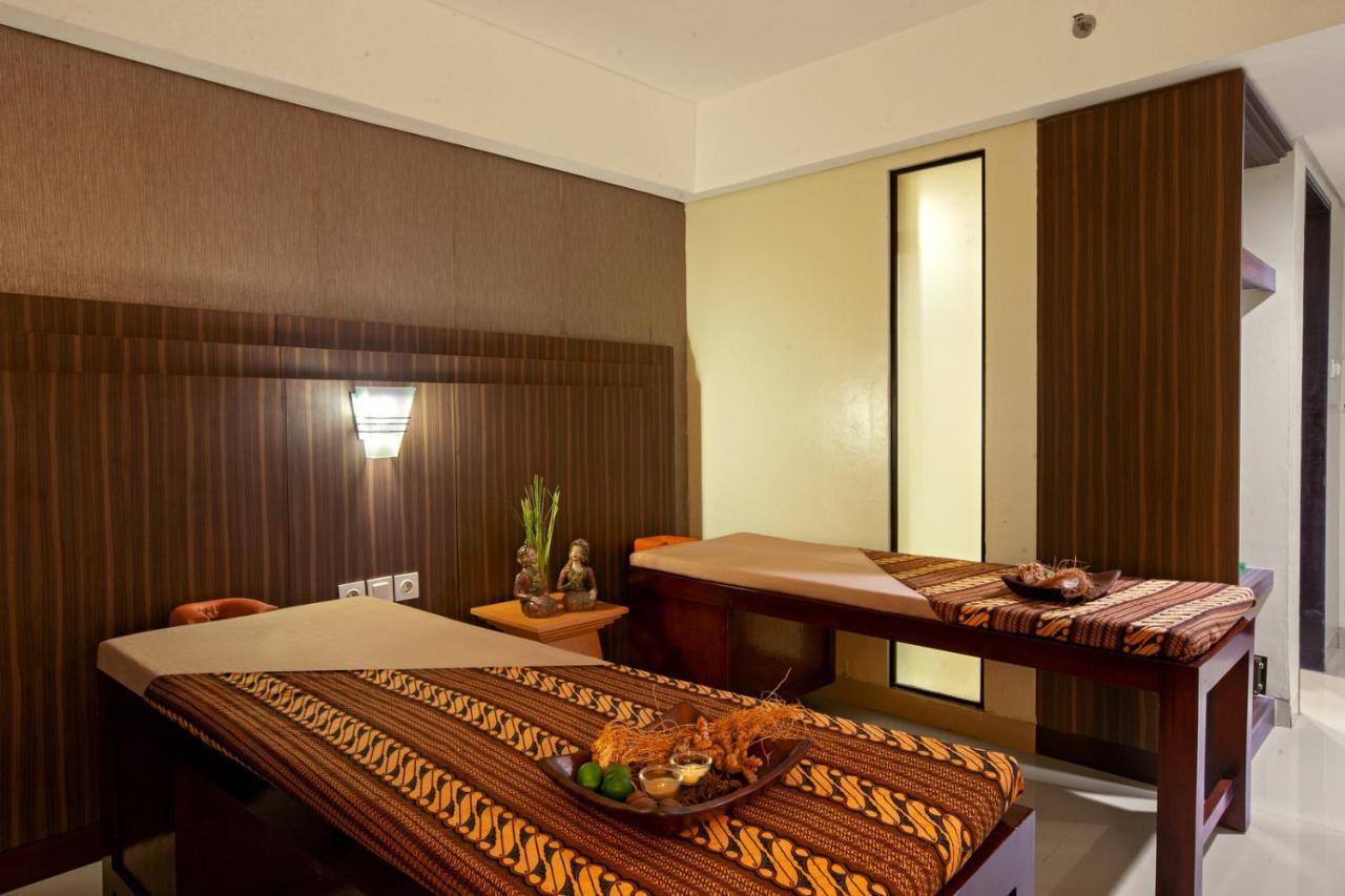 The Alana Hotel & Conference Center Malioboro Yogyakarta By Aston Exterior photo