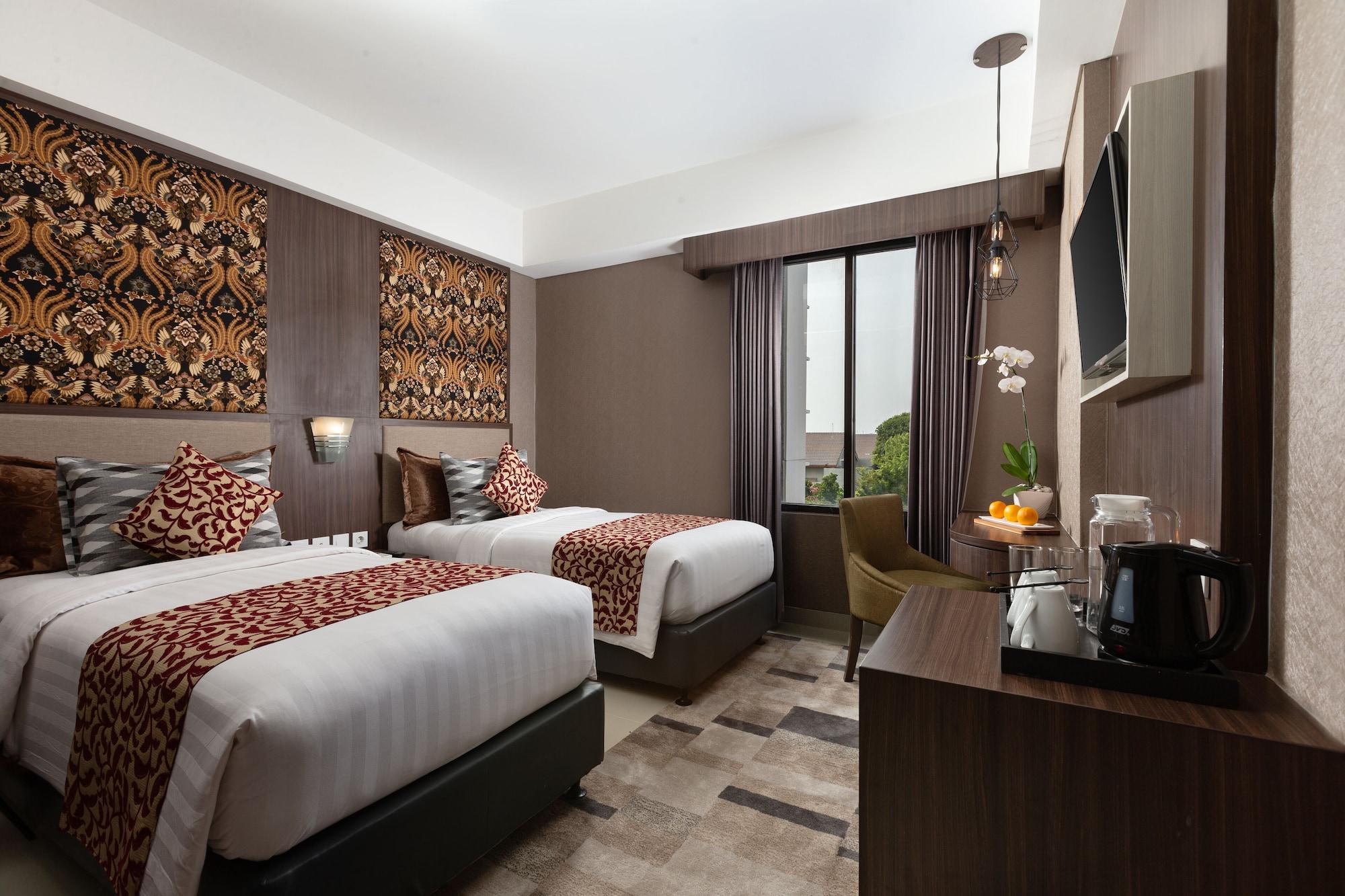 The Alana Hotel & Conference Center Malioboro Yogyakarta By Aston Exterior photo