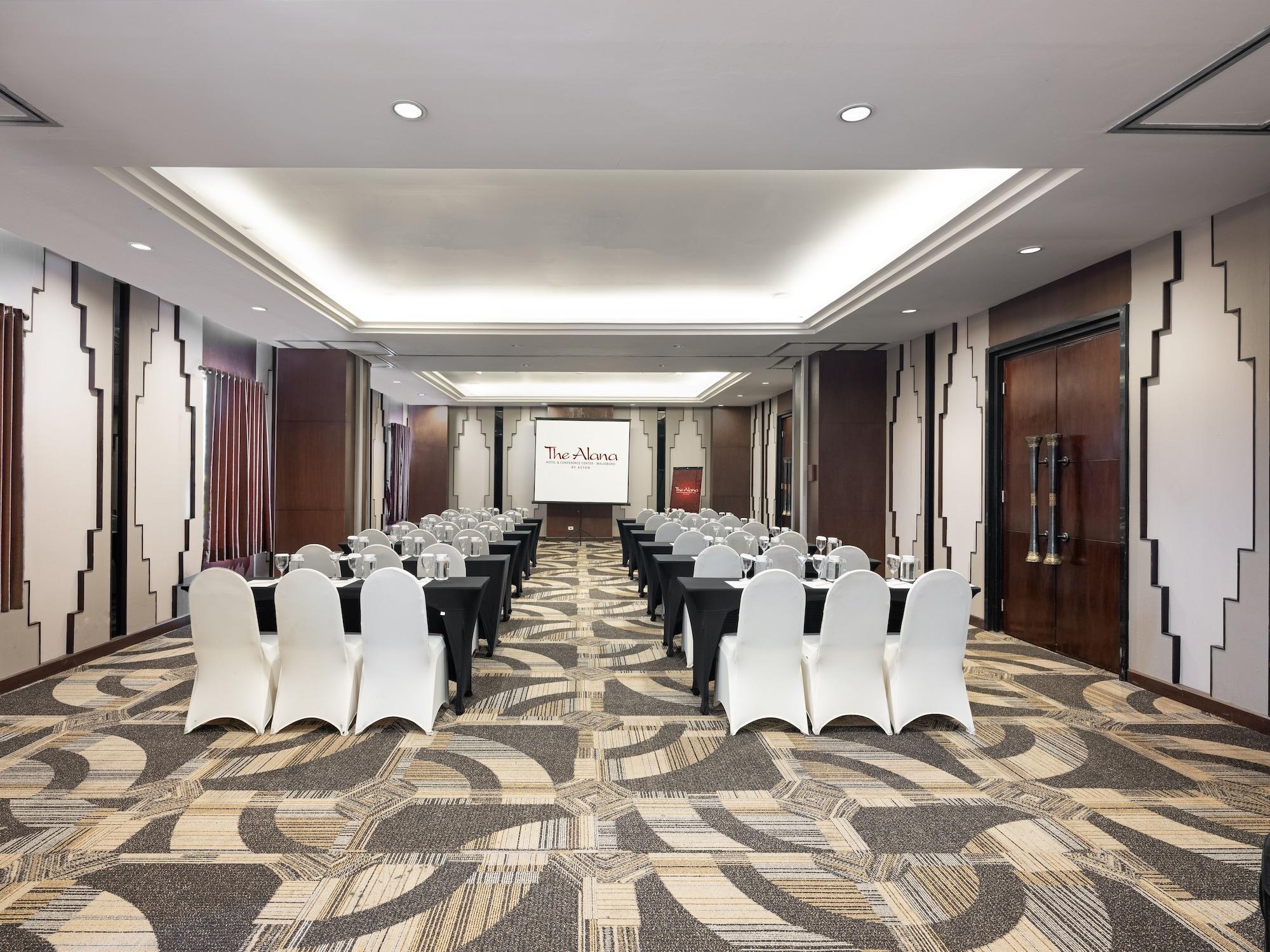 The Alana Hotel & Conference Center Malioboro Yogyakarta By Aston Exterior photo