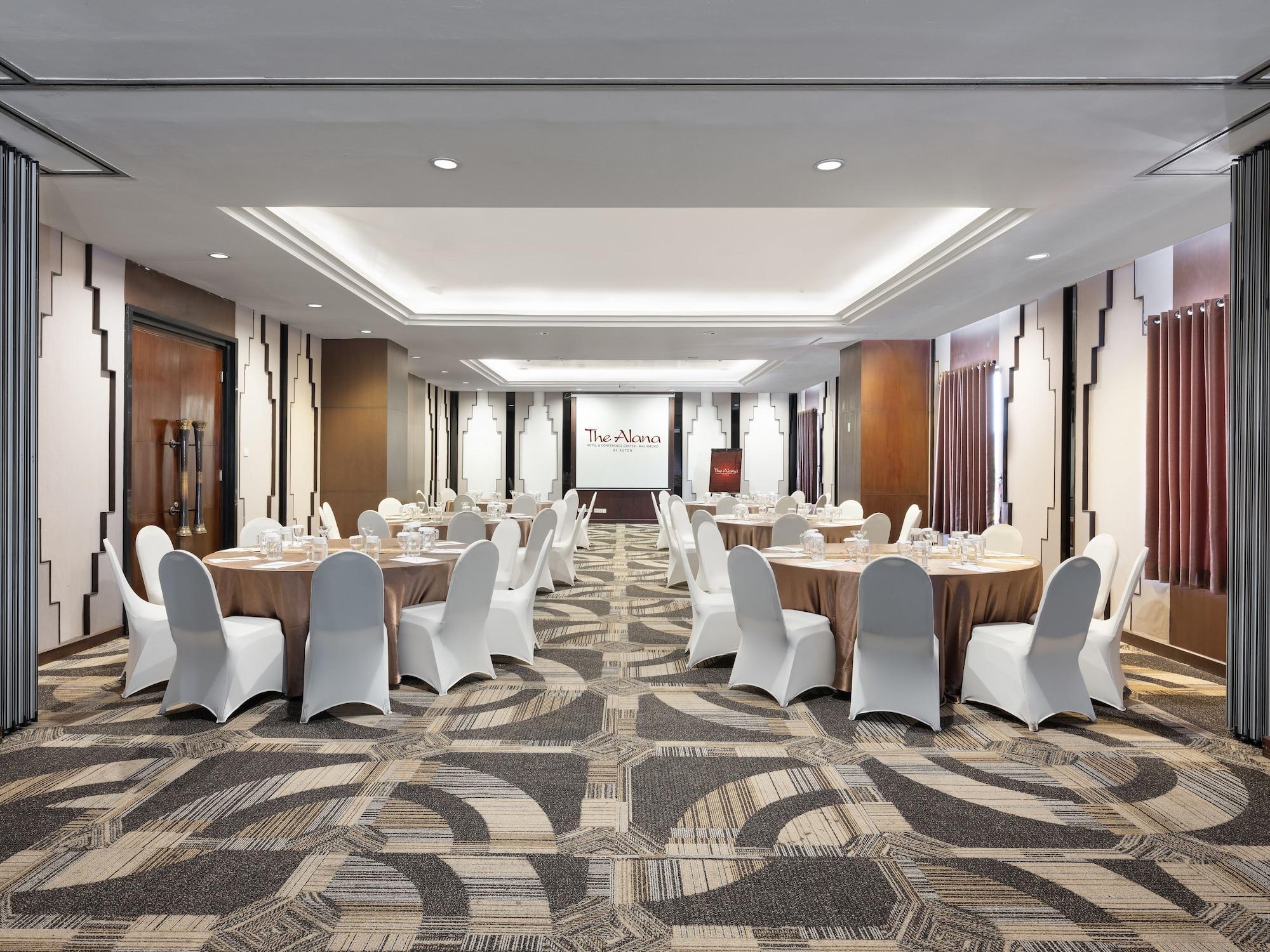 The Alana Hotel & Conference Center Malioboro Yogyakarta By Aston Exterior photo