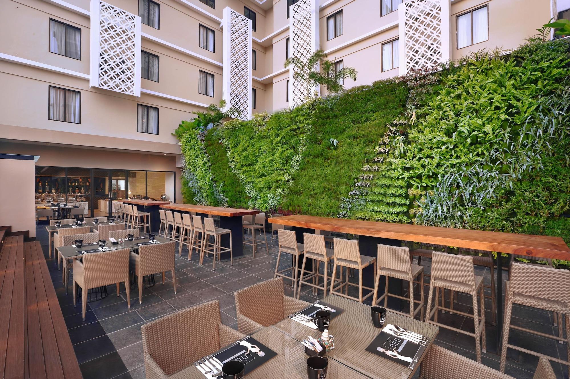 The Alana Hotel & Conference Center Malioboro Yogyakarta By Aston Exterior photo
