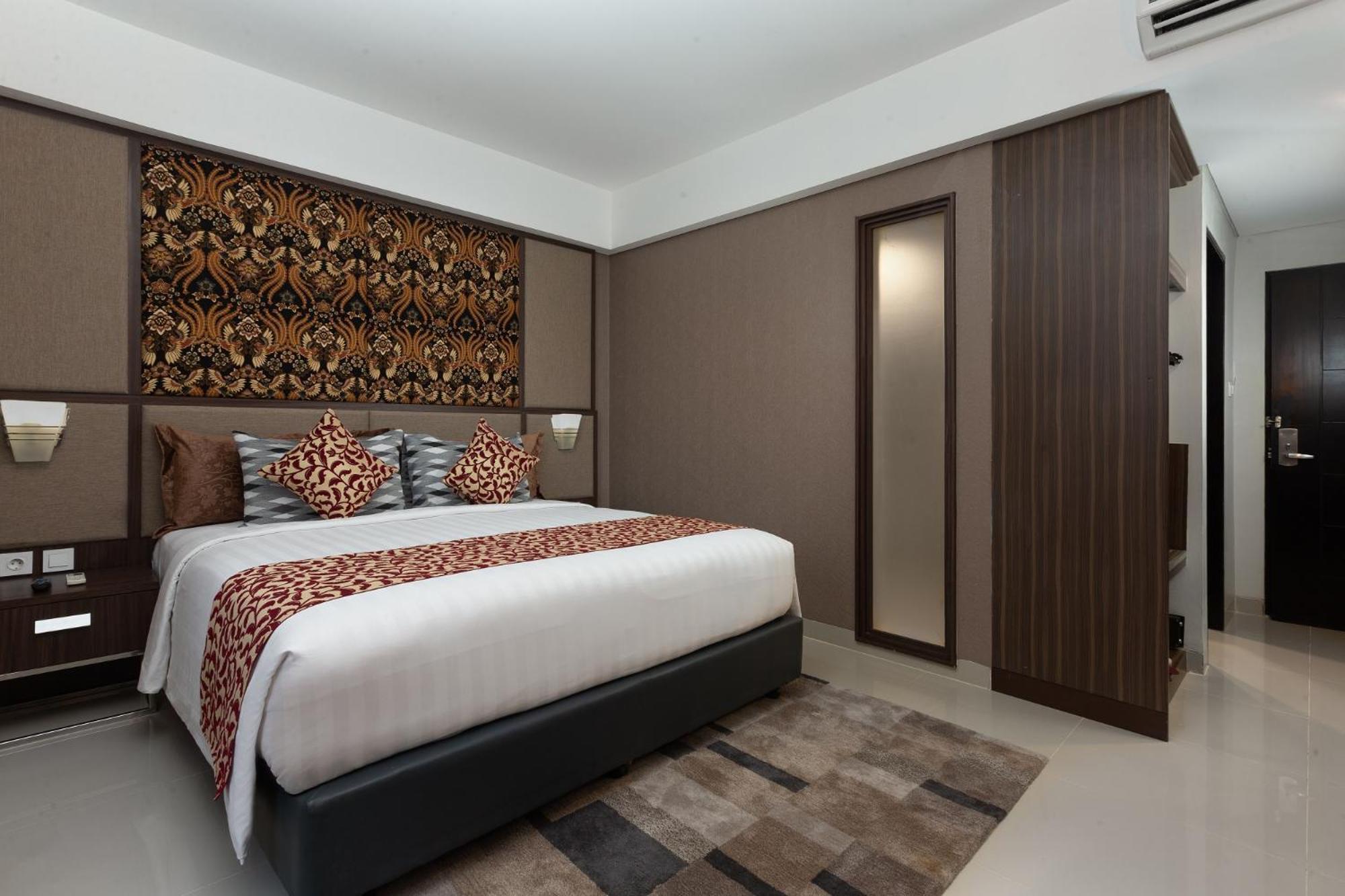 The Alana Hotel & Conference Center Malioboro Yogyakarta By Aston Exterior photo
