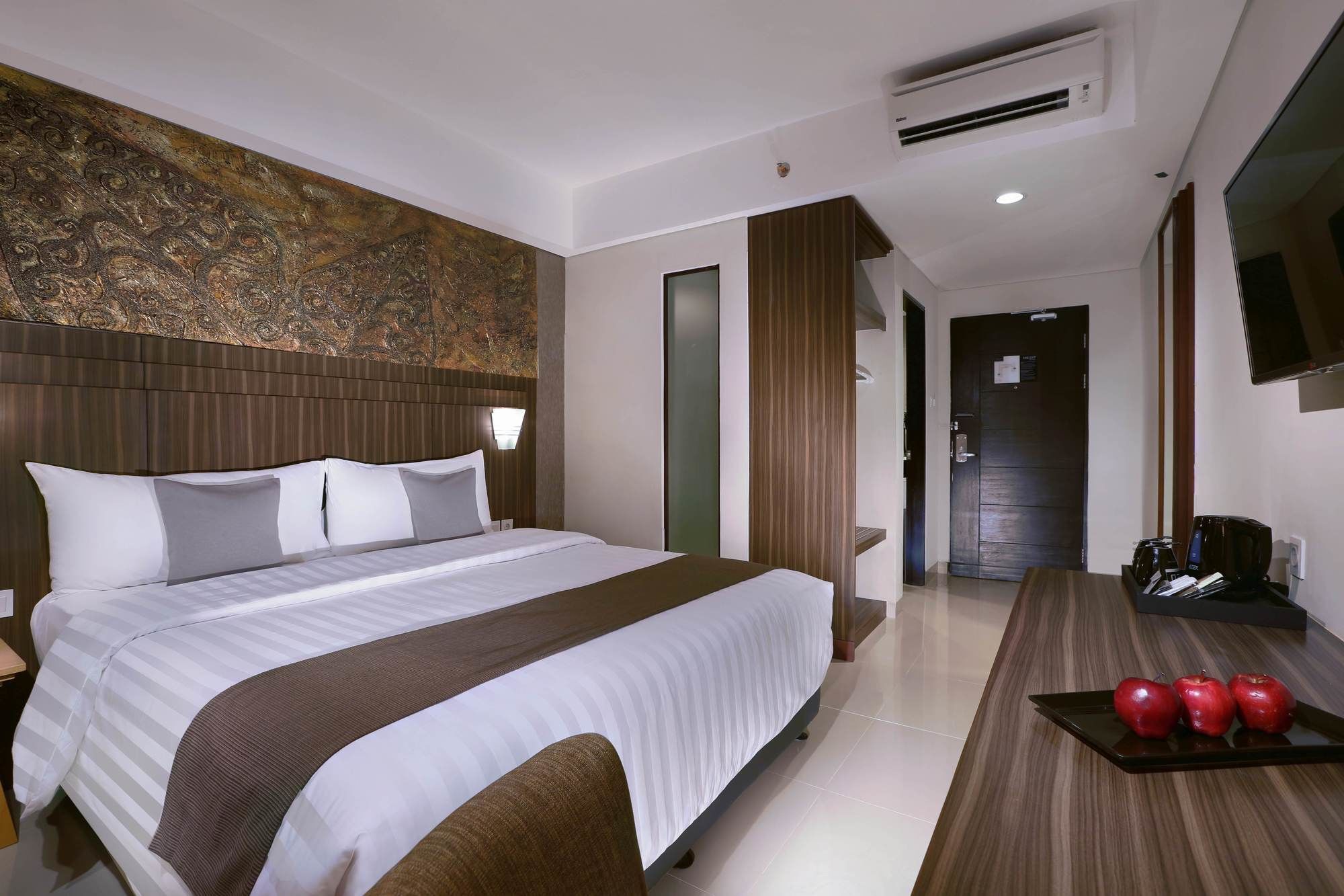 The Alana Hotel & Conference Center Malioboro Yogyakarta By Aston Exterior photo