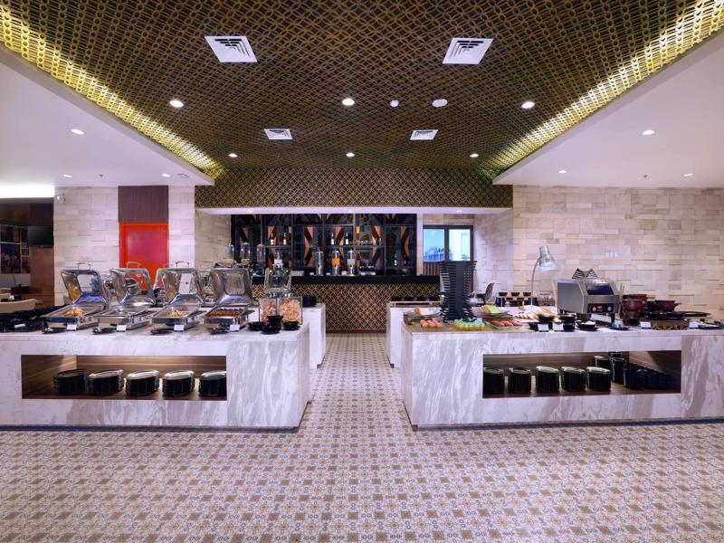 The Alana Hotel & Conference Center Malioboro Yogyakarta By Aston Exterior photo